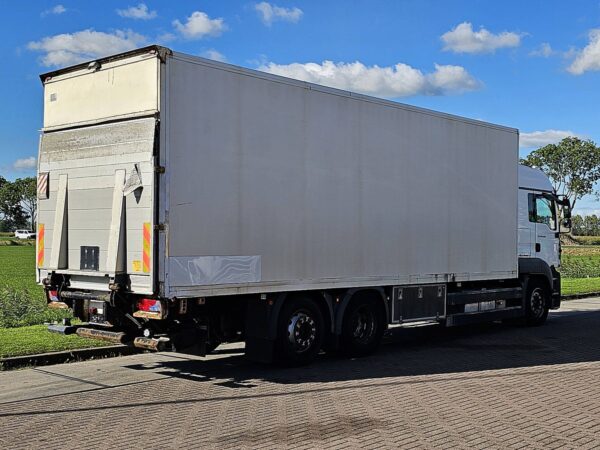 M.A.N. - 26.440 TGA LX 6X2 SIDE DOORS – Image 2