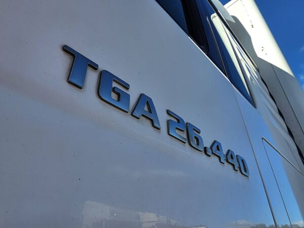 M.A.N. - 26.440 TGA LX 6X2 SIDE DOORS – Image 16