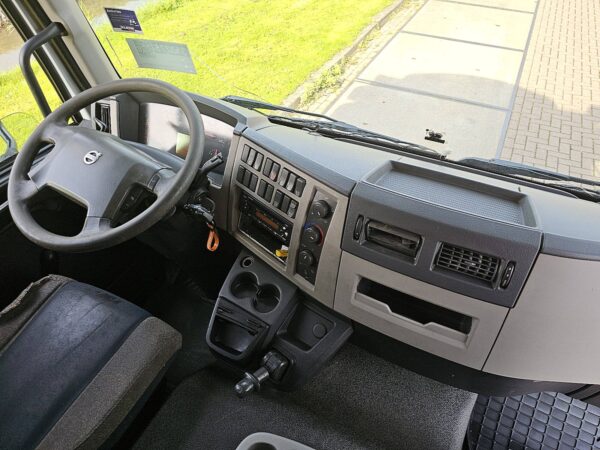 VOLVO - FL 250.12 – Image 6