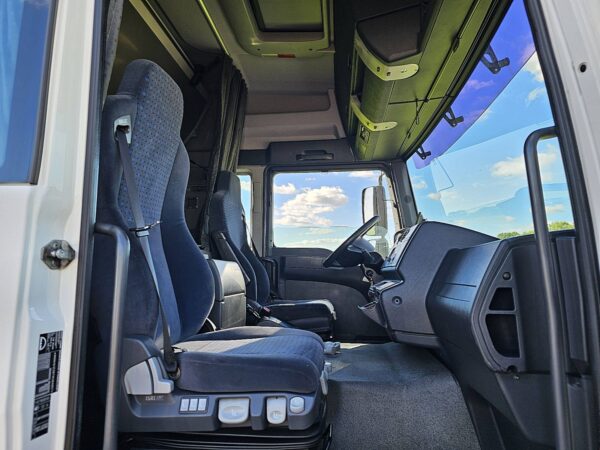 M.A.N. - 26.440 TGA LX 6X2 SIDE DOORS – Image 7