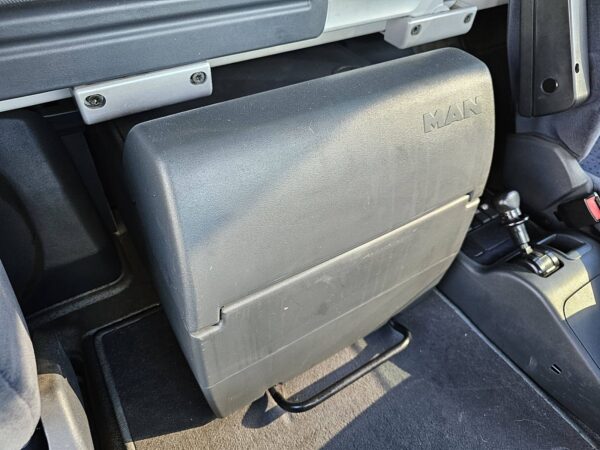 M.A.N. - 26.440 TGA LX 6X2 SIDE DOORS – Image 9